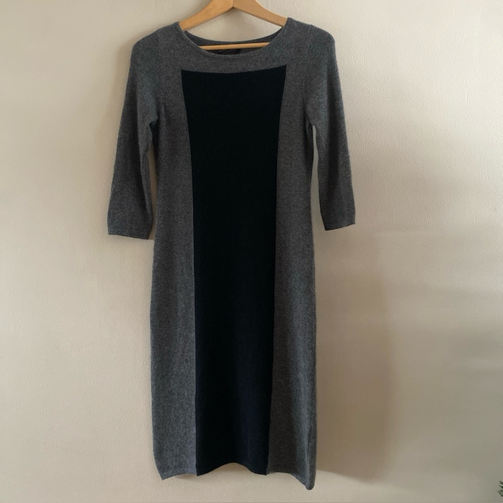 C By Bloomingdales 2-Ply Cashmere Gray Black Color-Block Sweater Dress Sz. SMALL